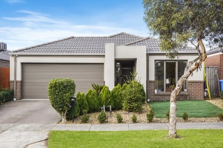 Cranbourne North 12 Living