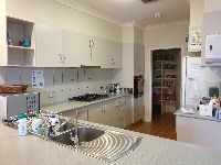 5 Brolga   Kitchen (1)