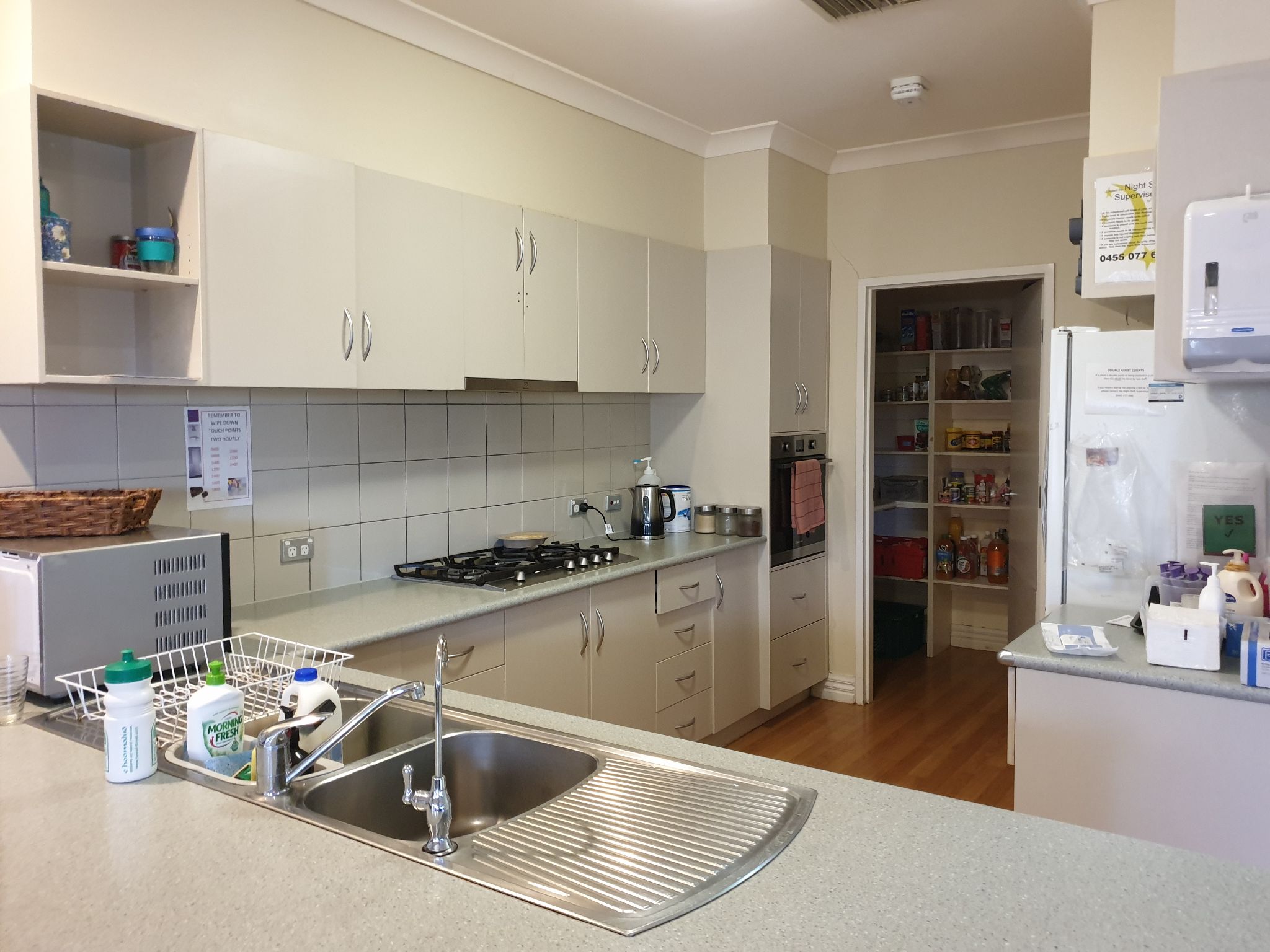 5 Brolga   Kitchen (1)