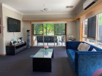 Royal Lounge2