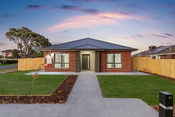 Cranbourne   Facade 1 Dusk LR No Logo