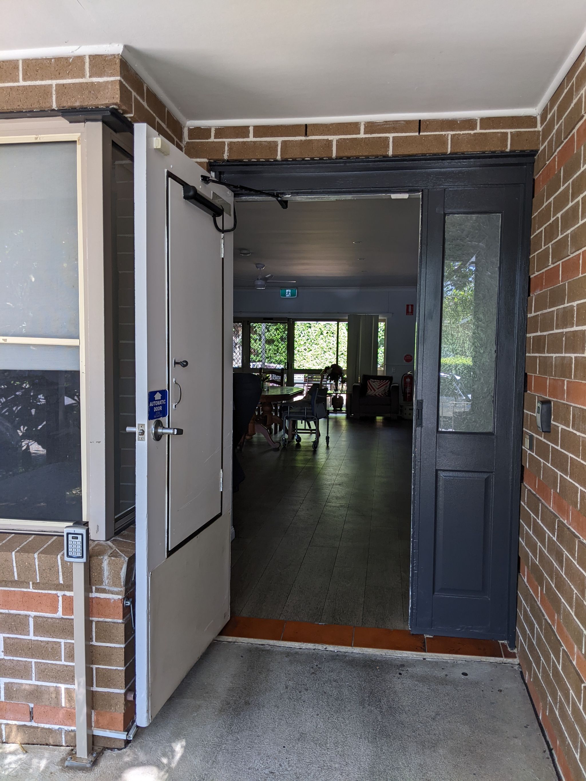 PXL 20250411_020329857a