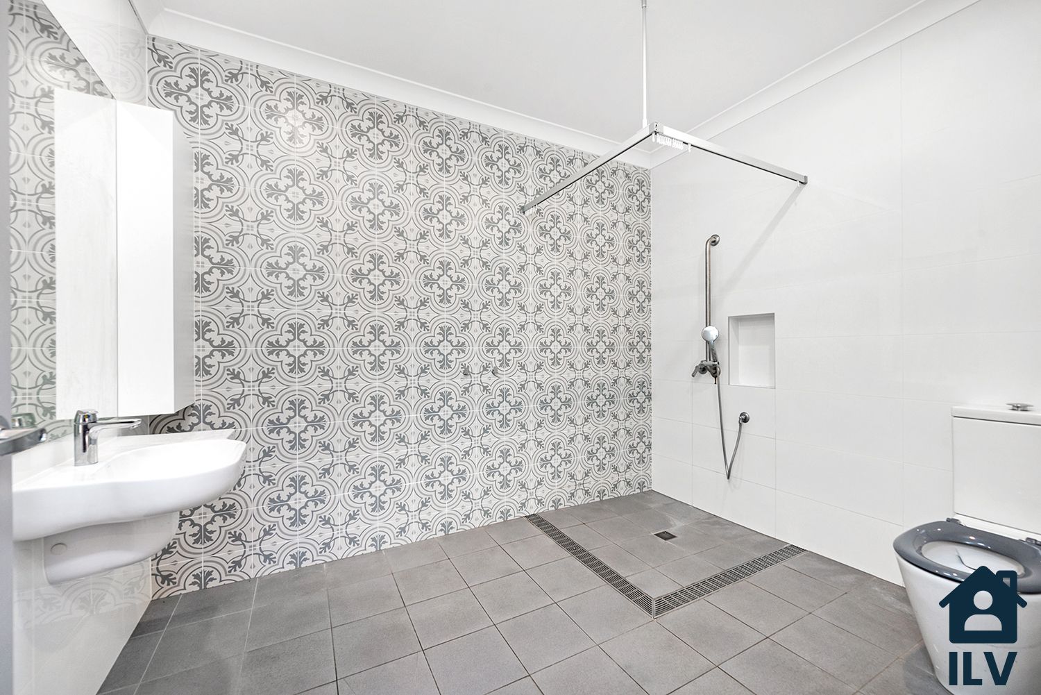 WEB BATHROOM