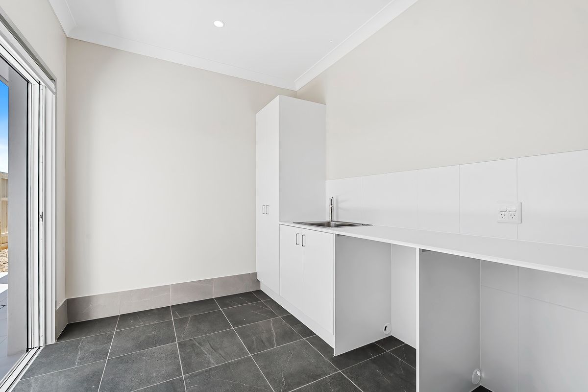 7539AUR  PROFESSIONAL PHOTO - LOW RES 13) 20250919113733123