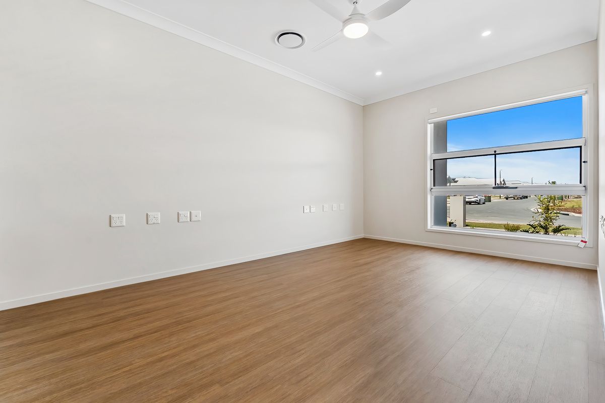 7539AUR  PROFESSIONAL PHOTO - LOW RES 15) 20250919113733139