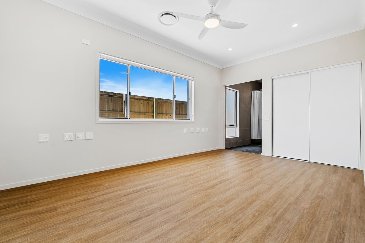 7539AUR  PROFESSIONAL PHOTO - LOW RES 5) 20250919113733108