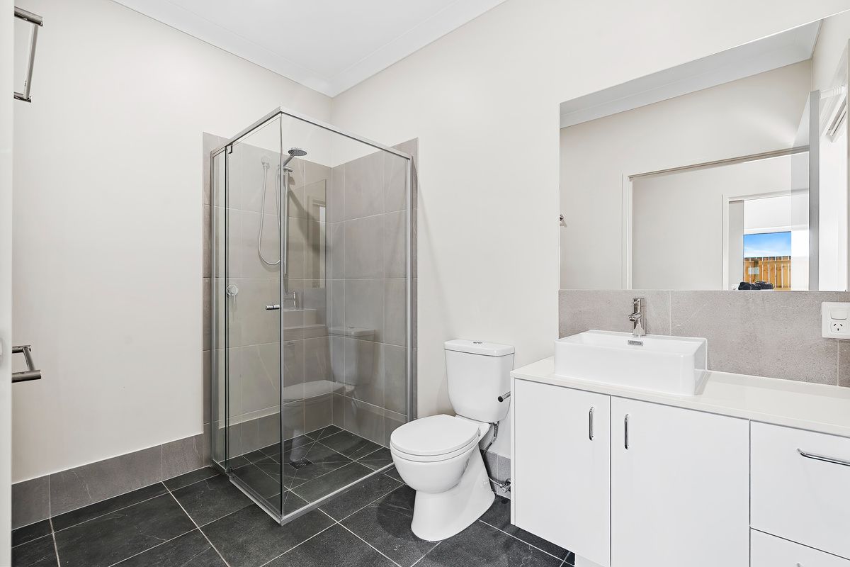 7539AUR  PROFESSIONAL PHOTO - LOW RES 12) 20250919113733123