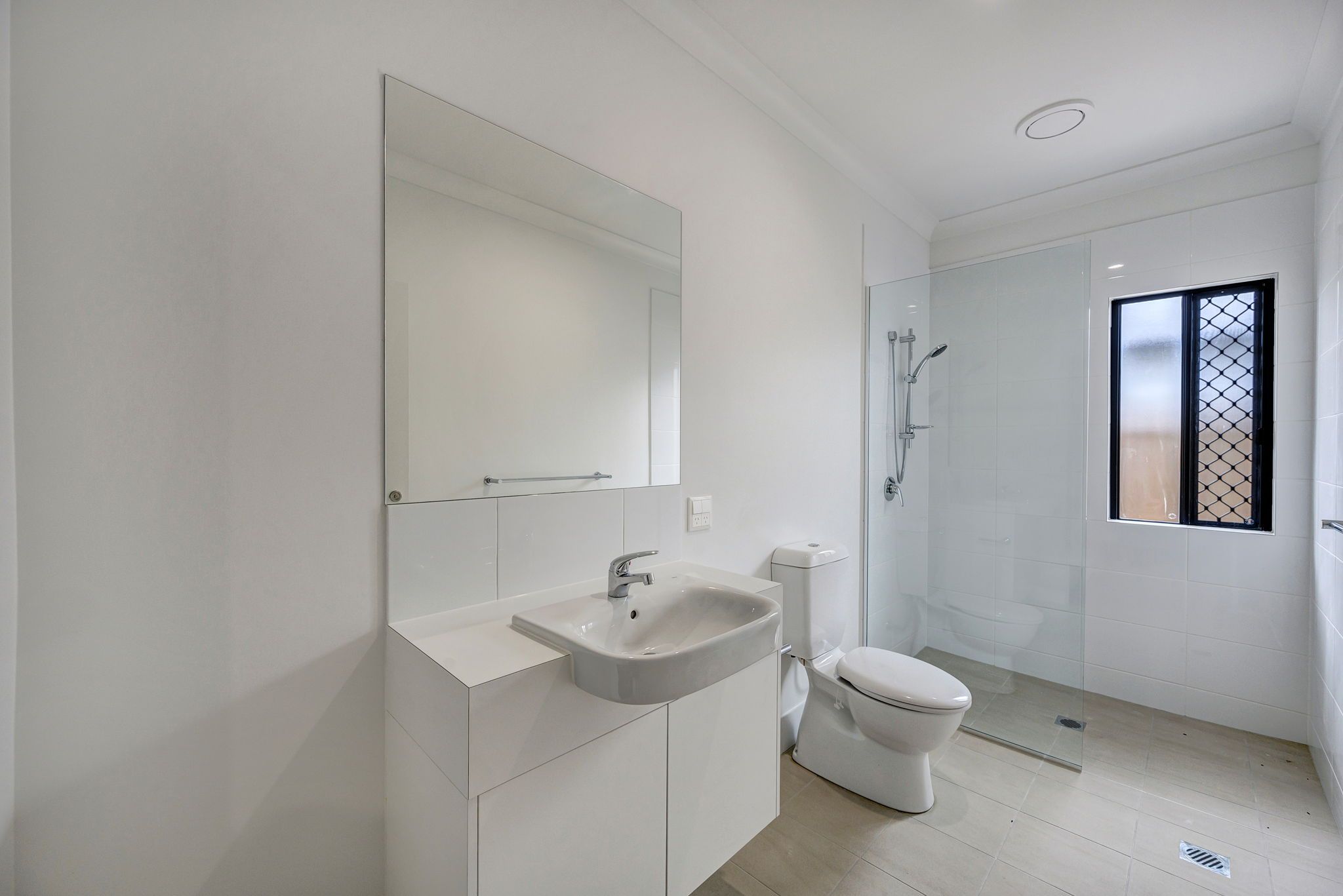15   Reserve Dve 19 - Bathroom