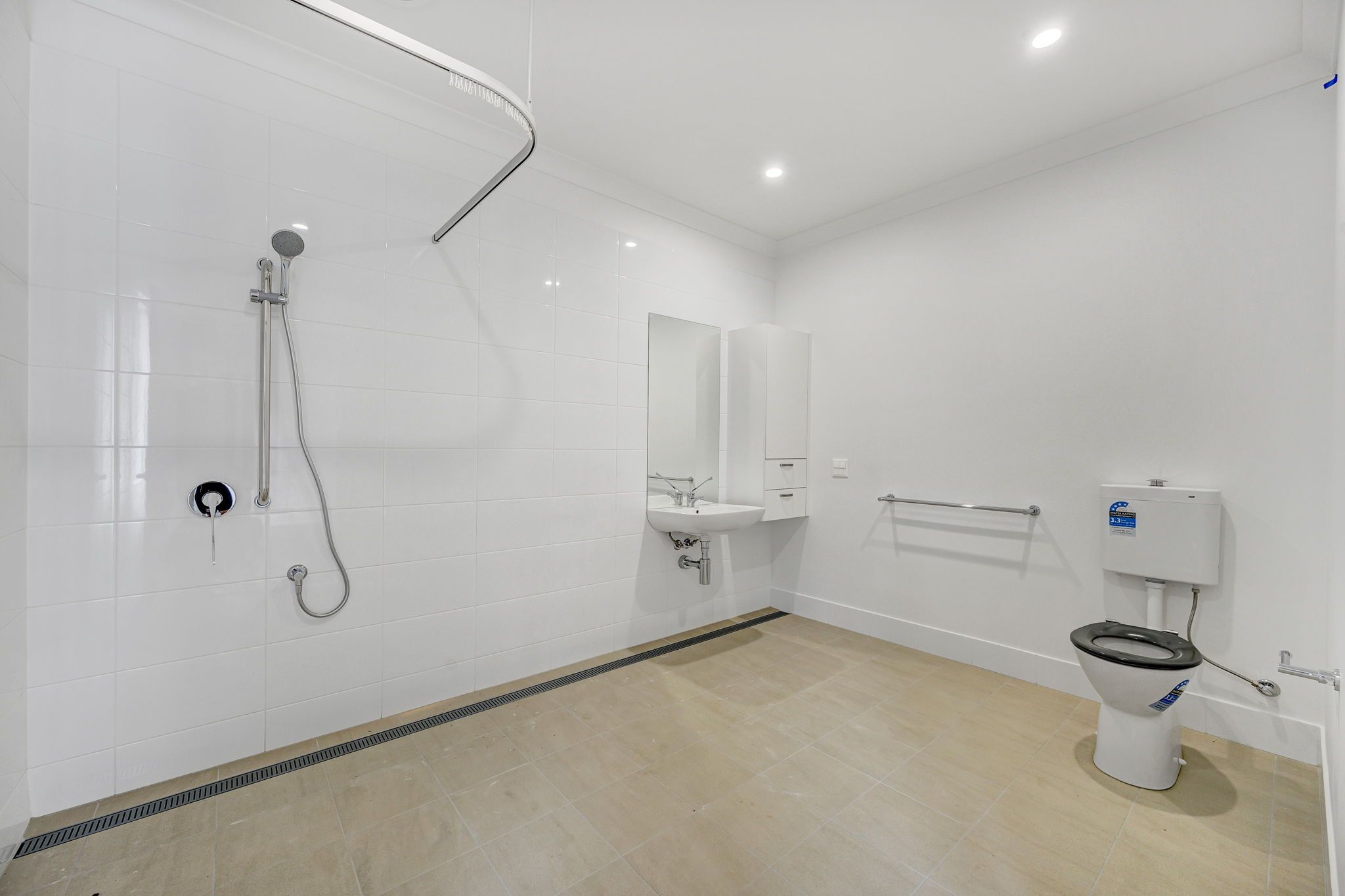 13   Reserve Dve 19 - Ensuite 2