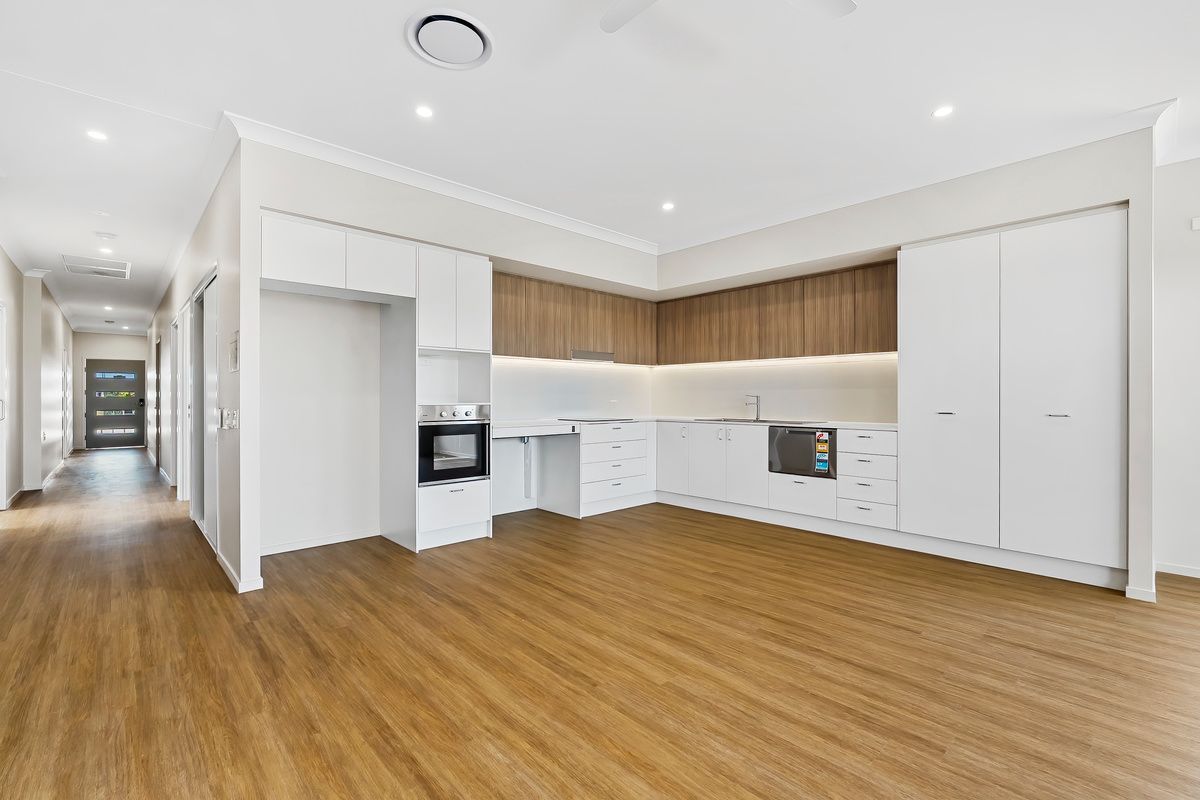 7539AUR  PROFESSIONAL PHOTO - LOW RES 8) 20250919113733108