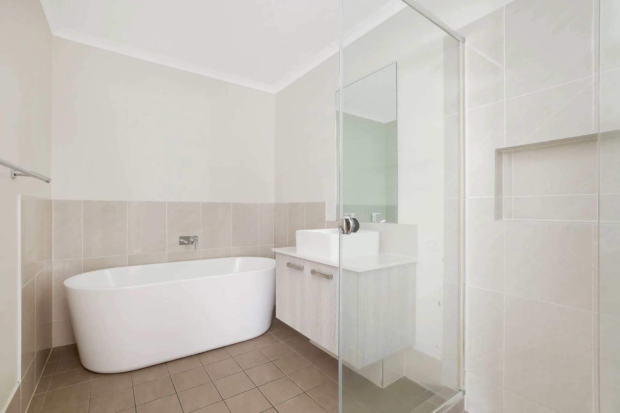 jordan springs   bathroom 2