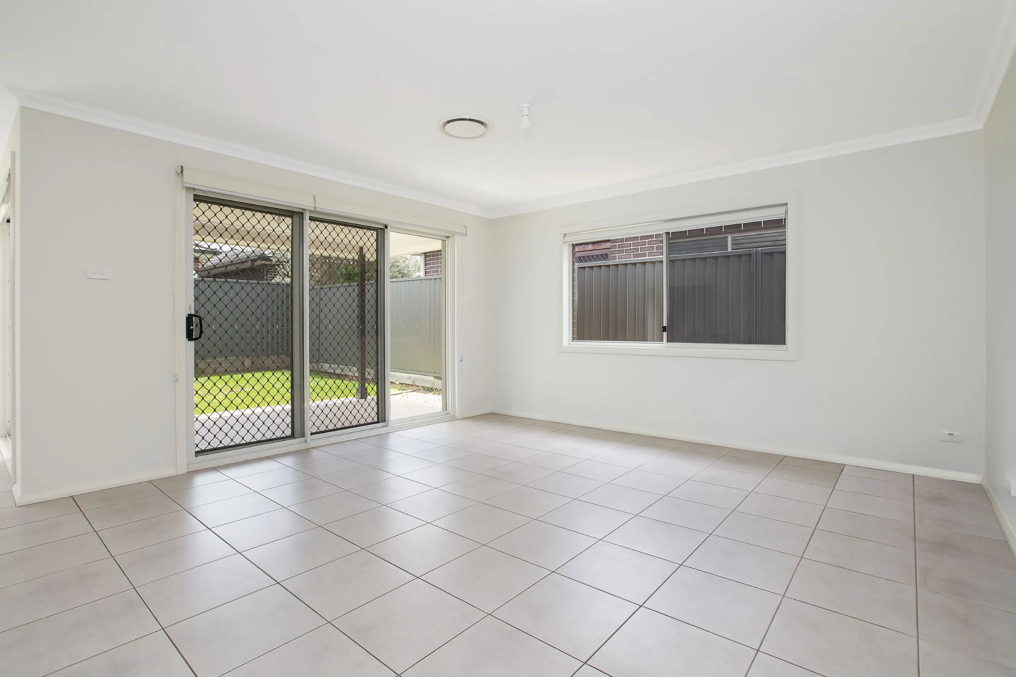 jordan springs   living 3