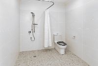 09 accessible-wet-room