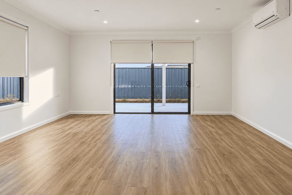 04 main-living-room