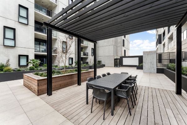 518563 94-96BuckleySt_118