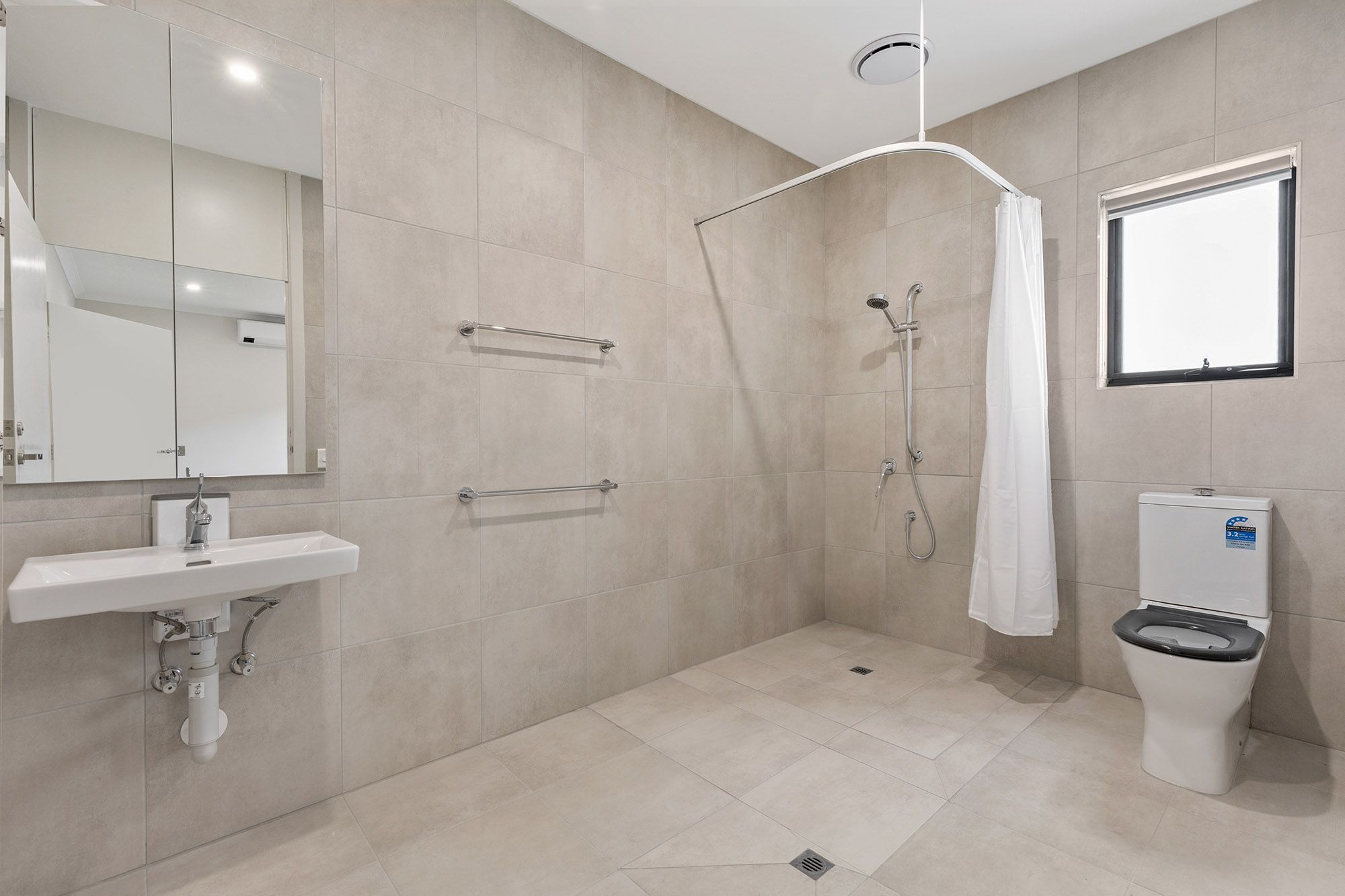 Pearson   Ensuite 1 LR No Logo