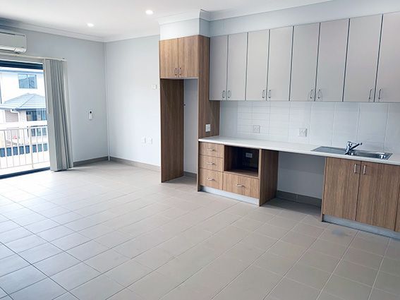 f0b15ffe 6c81-4699-867f-f23abdae05b4-lg-Matthew-House-Fully-Accessible-Living-Kitchen