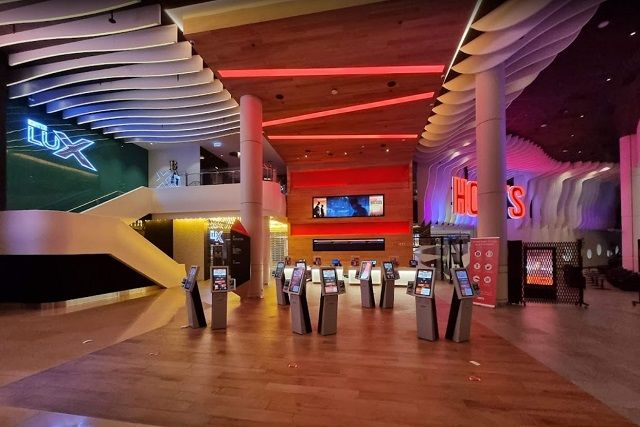 hoyts cinema-chadstone