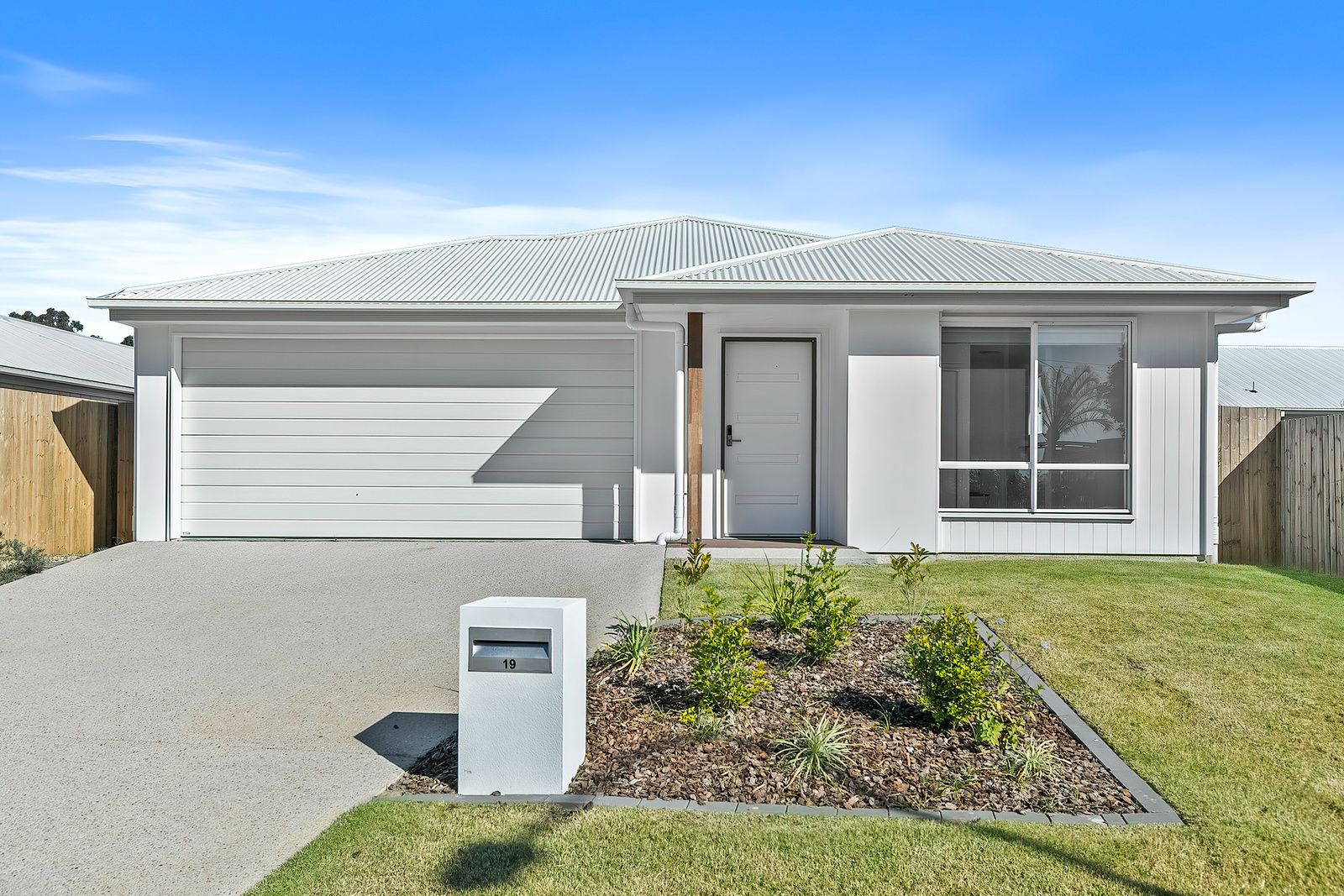 016 Open2view_ID953882-19_Ibis_Court