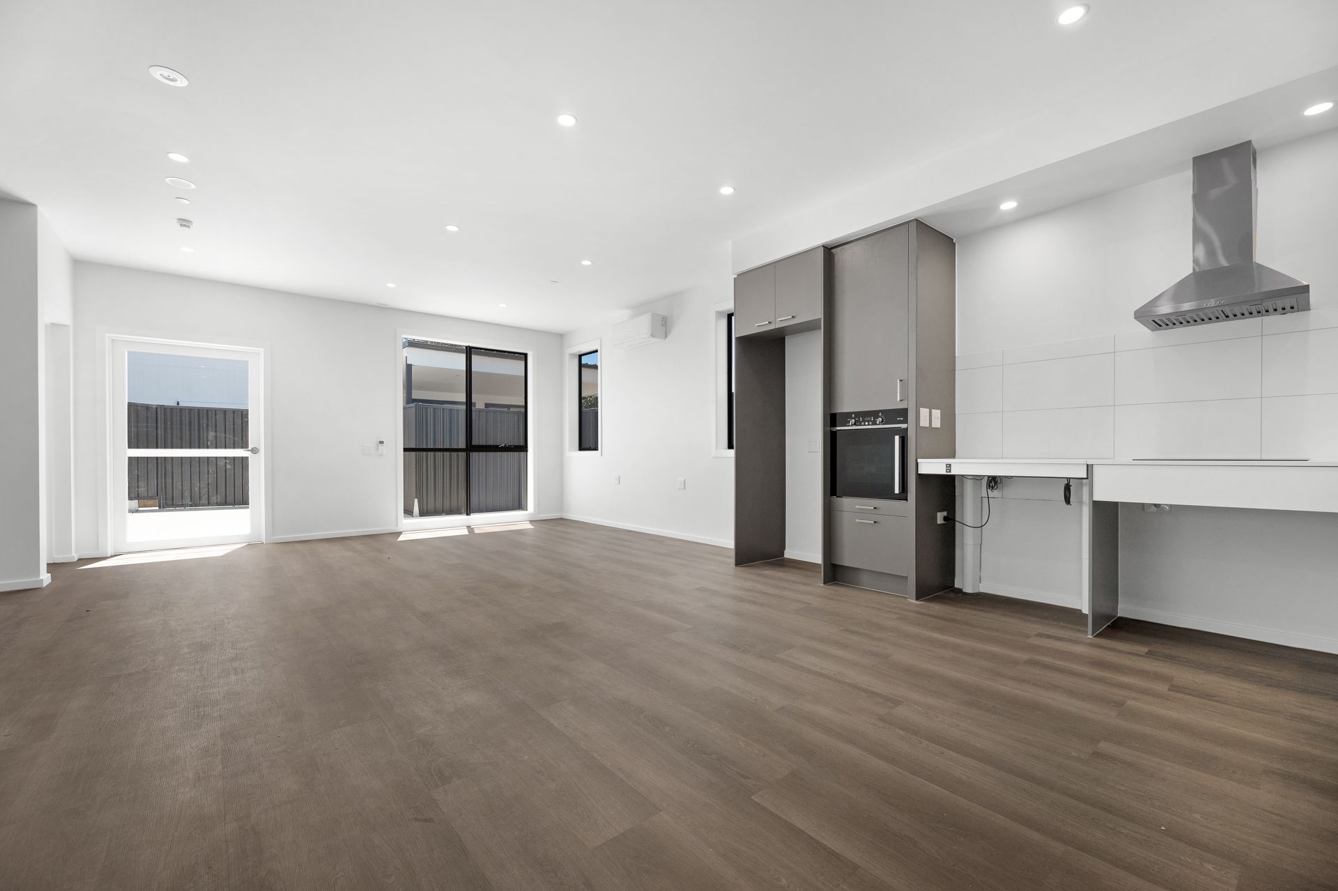 House   kitchen and lounge - Wendouree