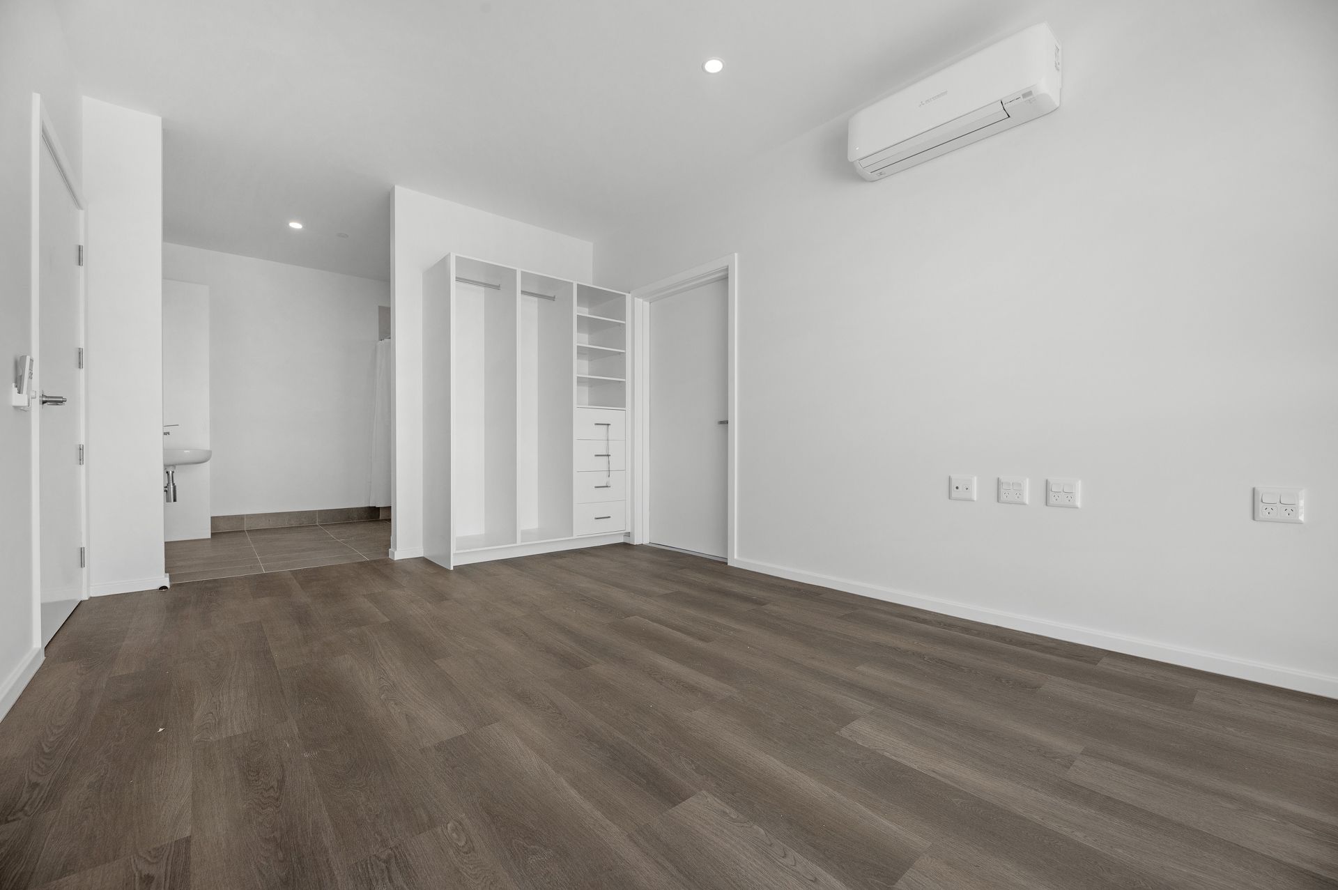 House   bedroom and bathroom 2 - Wendouree