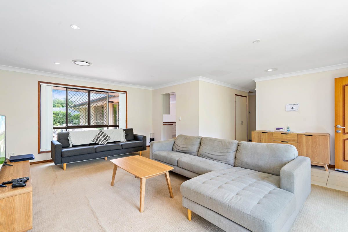 4 Whitehead Dr  Burleigh Waters-014