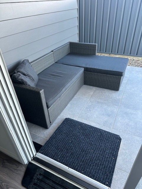 Badagarang out door set left