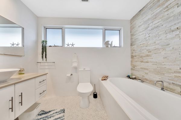 2018035104 9_1_220830_054032-w2000-h1333