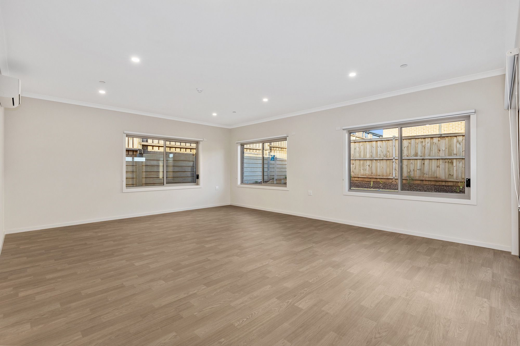 Hoffsted   Living Dining LR No Logo