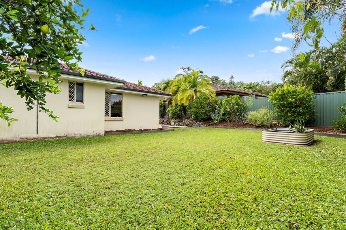 4 Whitehead Dr  Burleigh Waters-033