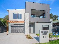 001 Open2view_ID879397-15_Lawson_Street