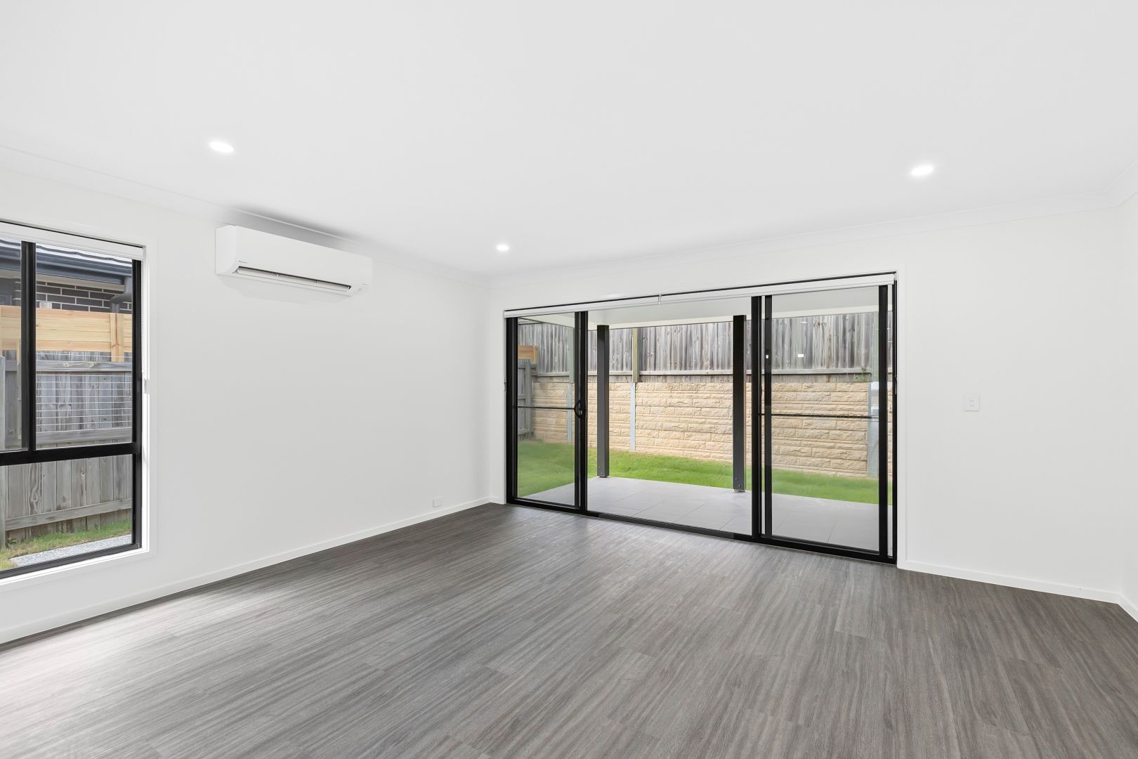 16680311 2_1_231004_030807-w3500-h2333