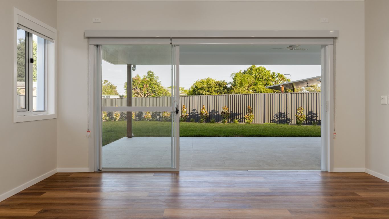 698aab2bfa7837c40fa059bd Living _ Patio