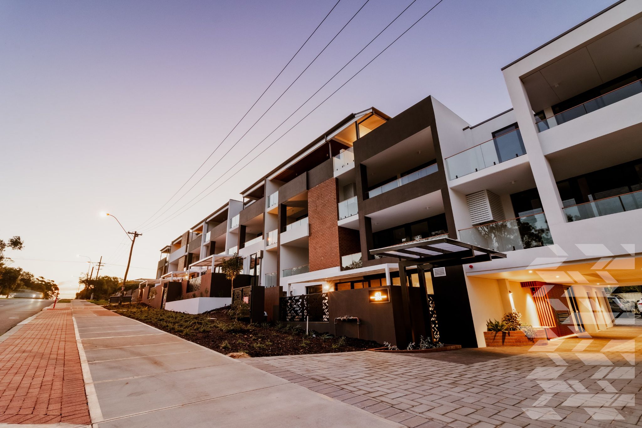 42   Roof & Exterior-min