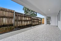 online image-compressor_014_Open2view_ID1016359-15A_Besley_Street