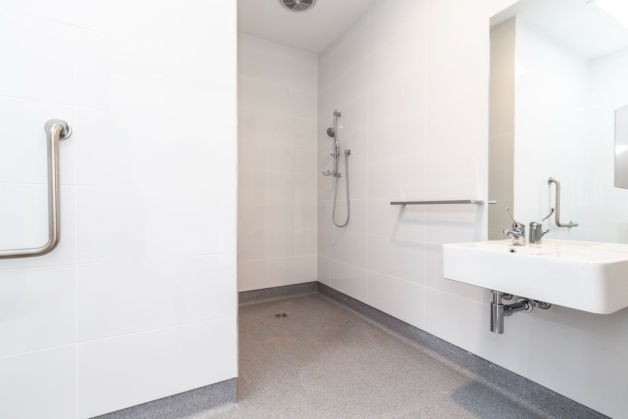 bathroom 2 M