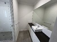 Mainbed bathroom_shot