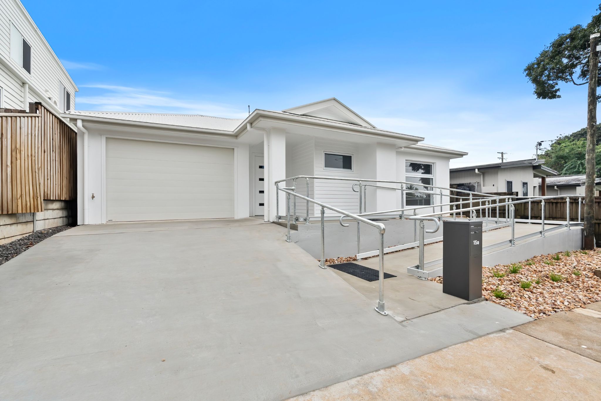 online image-compressor_015_Open2view_ID1016359-15A_Besley_Street