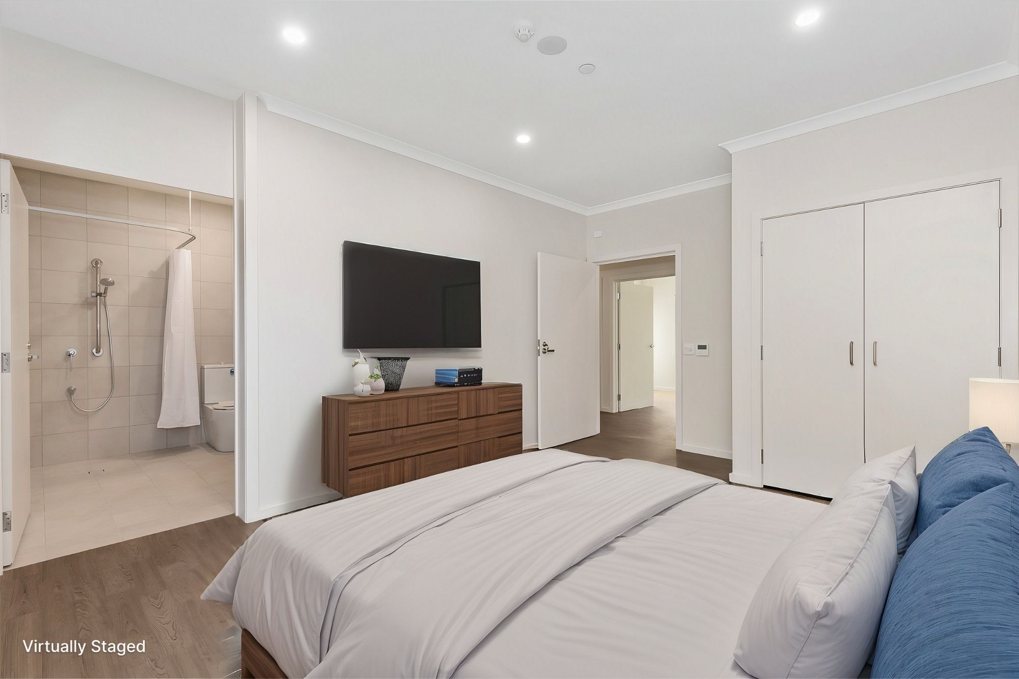 Jillian 9)-Bedroom-4-LR-No-Logo