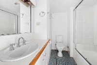 Surfers Paradise  16)