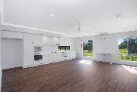 002 Open2view_ID815869-19_Portrush_Avenue