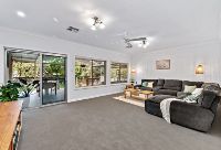 Emu plains loungeroom