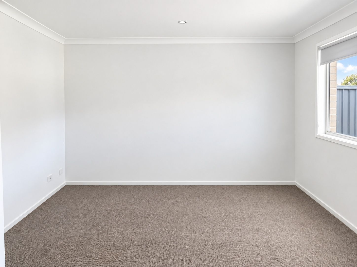 2 bradman-drive-woongarrah-34-carpeted-bedroom-alternate-view