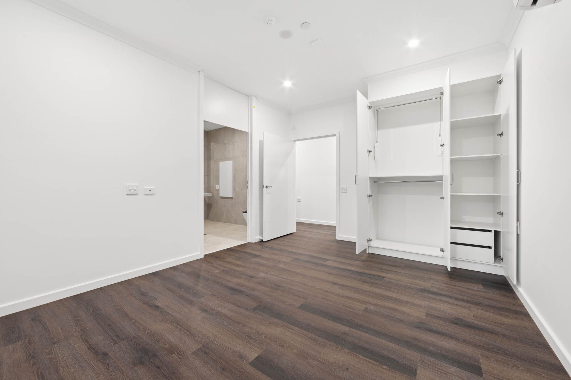 Fraser   Bedroom into Ensuite 3 LR No Logo