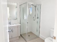 2 bradman-drive-woongarrah-27-ensuite-with-glass-shower