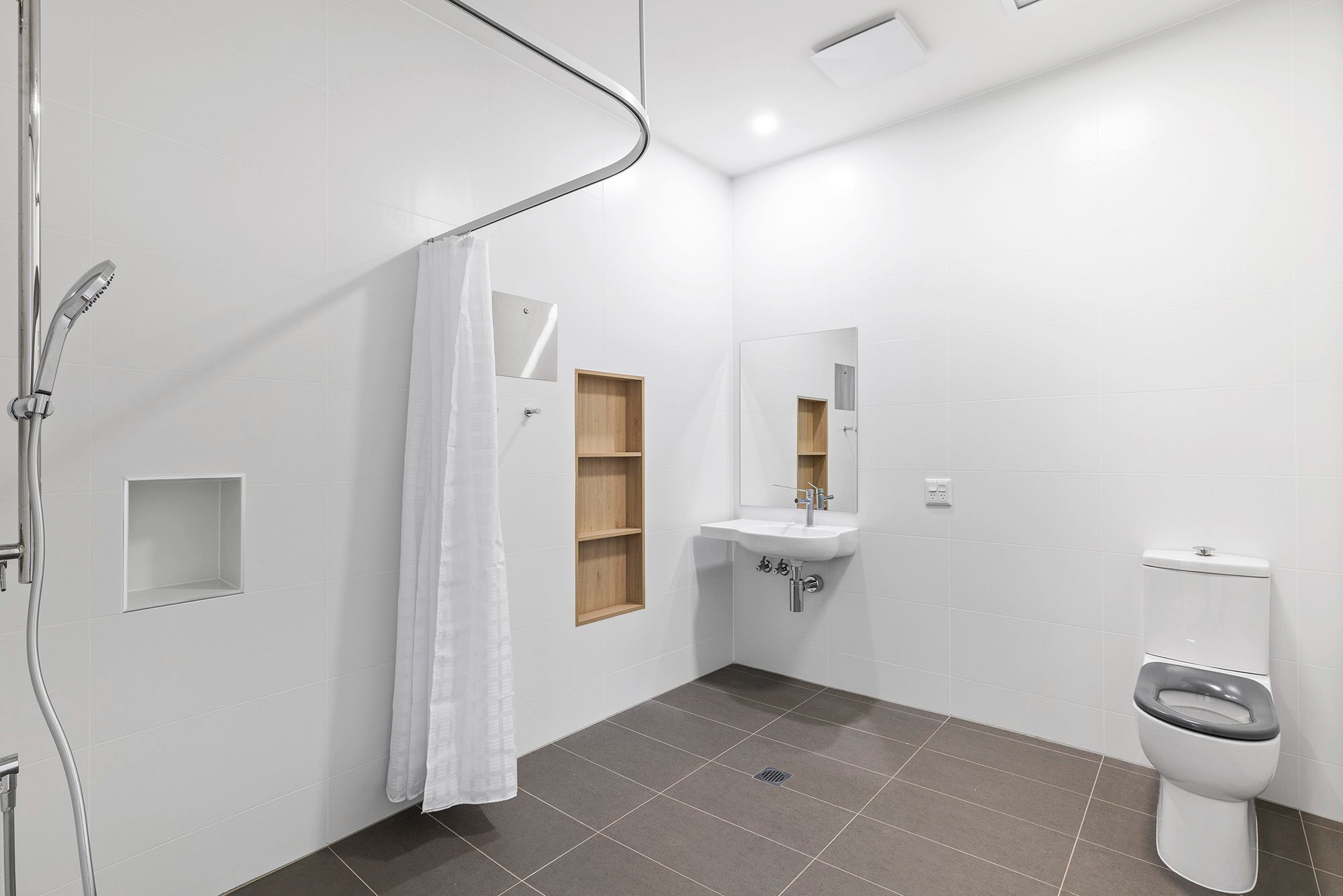 Oslo   Ensuite 2 LR No Logo