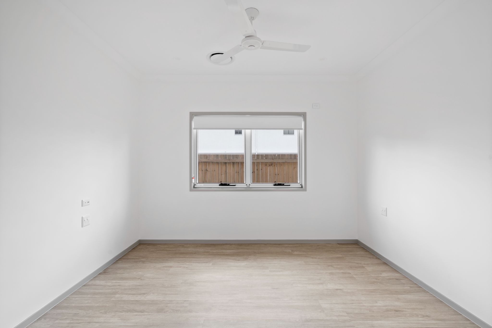 007 Open2view_ID999346-23_Brentwood_Street