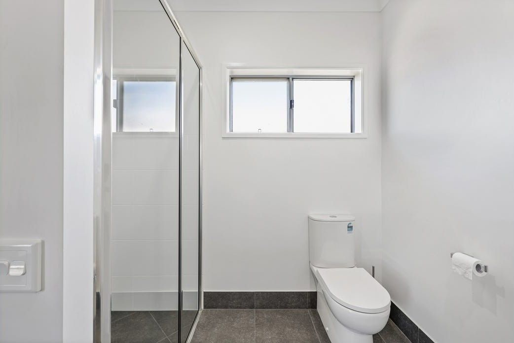 13   Henley Cl 2 - Bathroom 2
