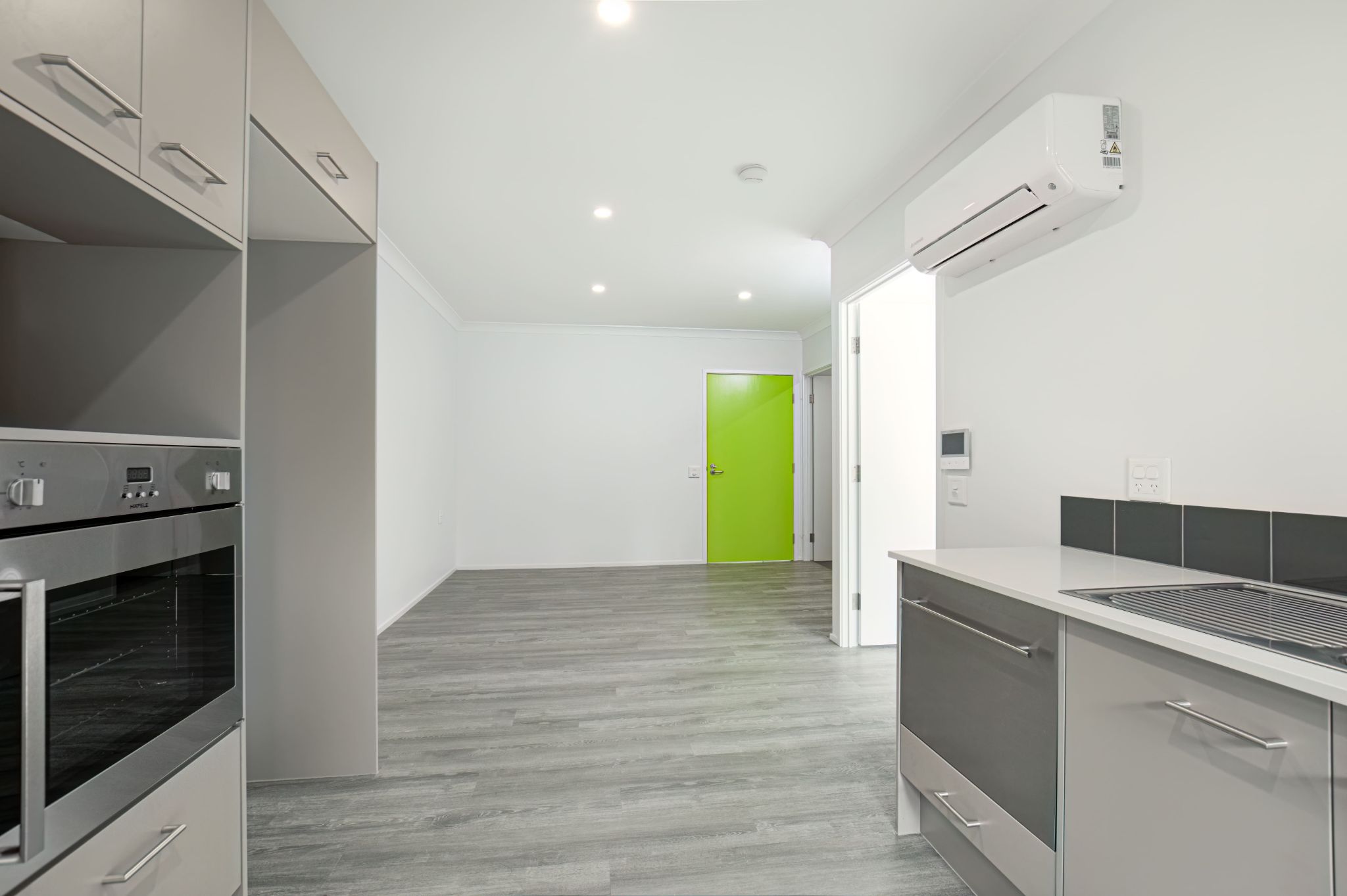 17A Boundary St Beaudesert kitchen 7