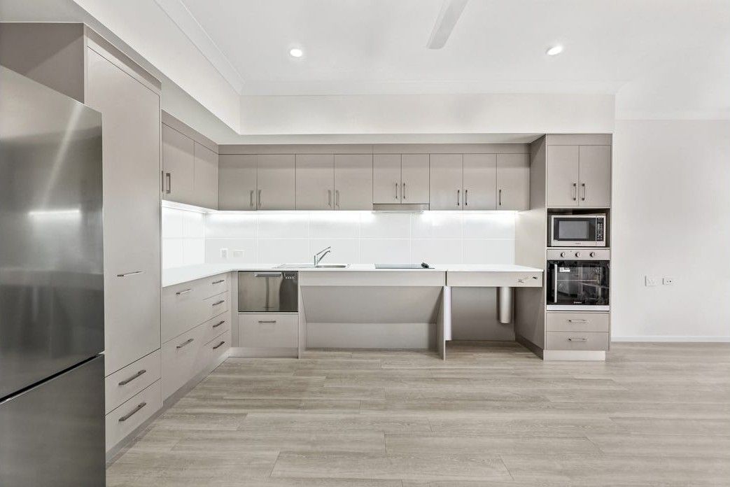 2   Henley Cl 2 - Kitchen
